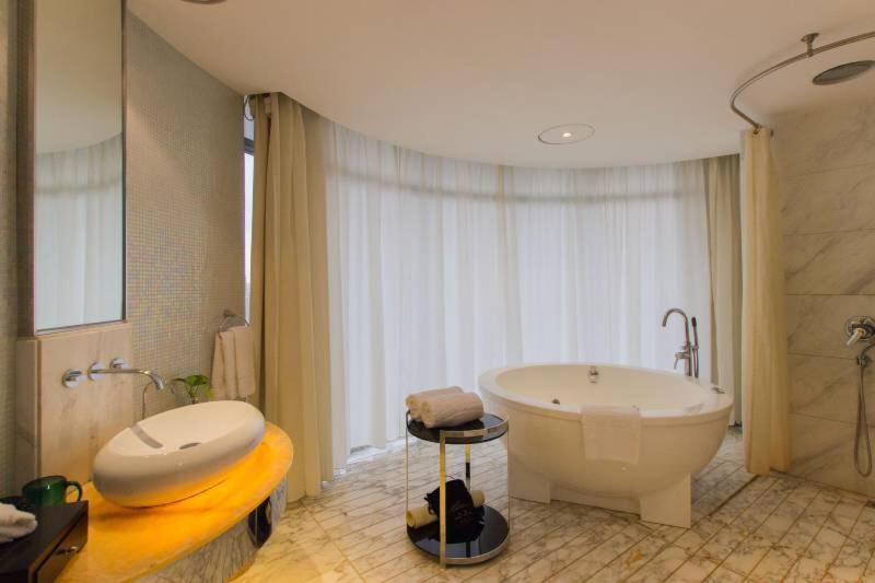 Hiyet Oriental Hotel Zhongshan 45/47
