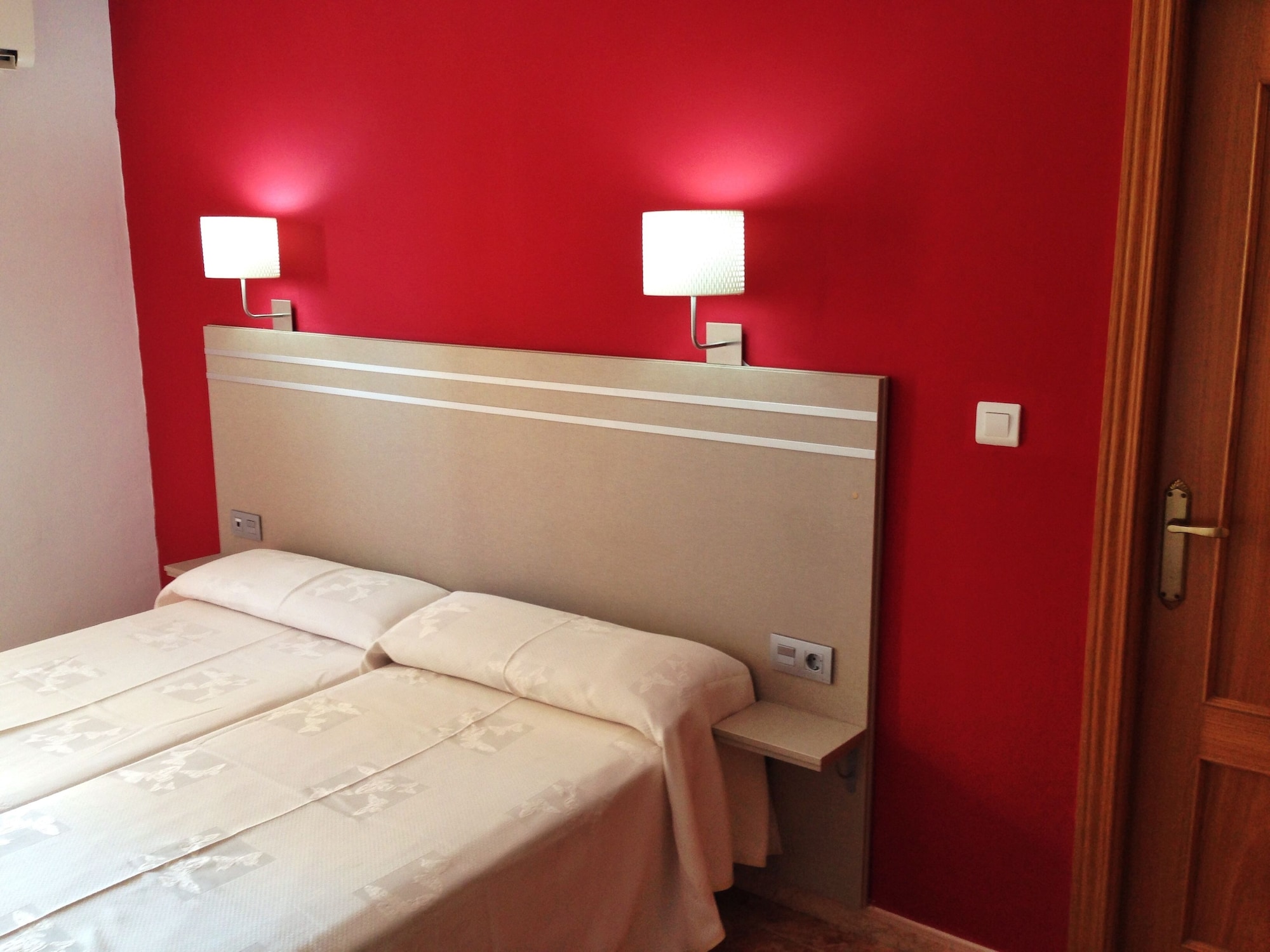 ROOM, SINGLE, BALCONY
