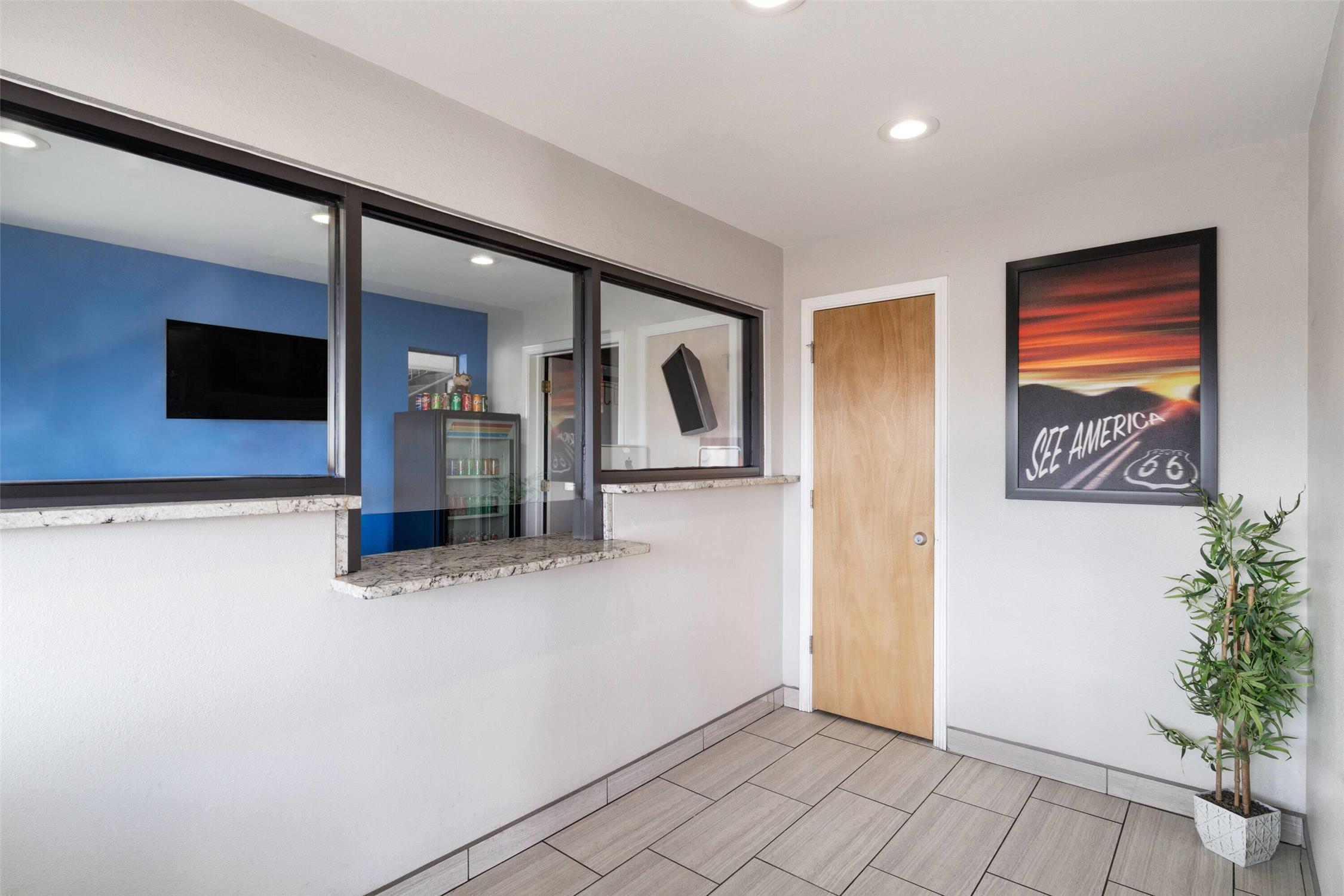 Travelodge by Wyndham Albuquerque West 5/8