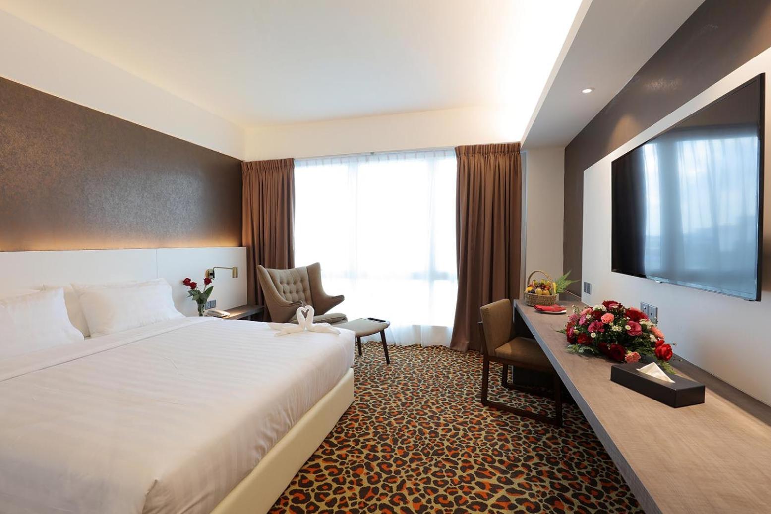 Gold, Suite، Amerin Hotel Johor Bahru 3/8