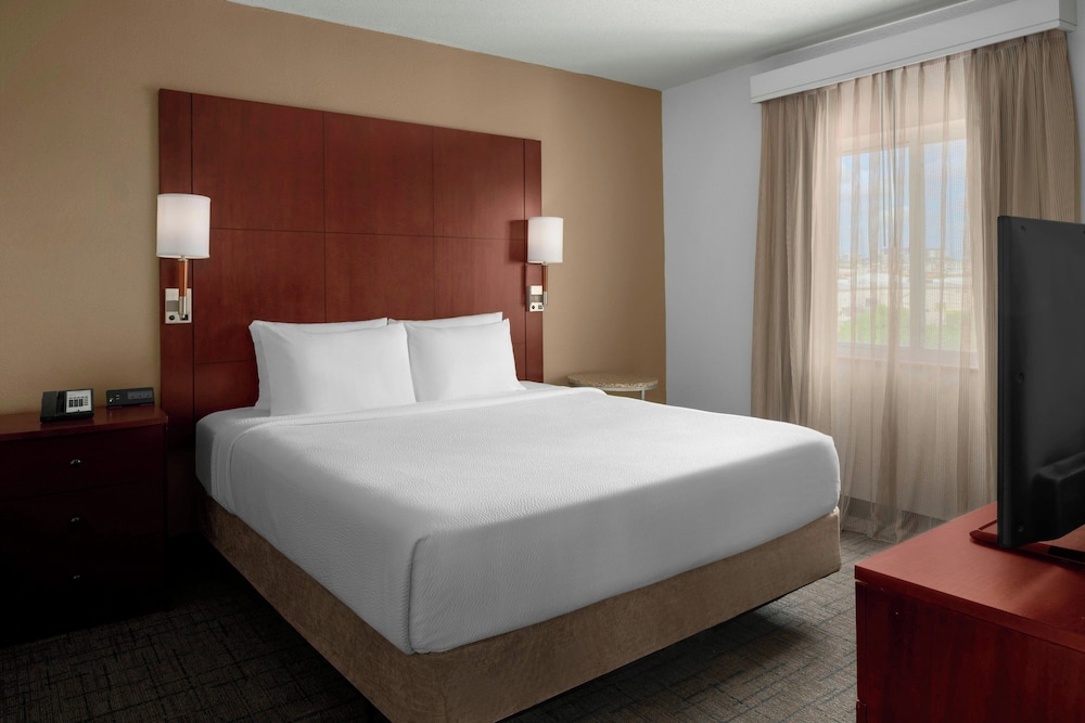 1 Bedroom, Suite, King Bed, Sofa