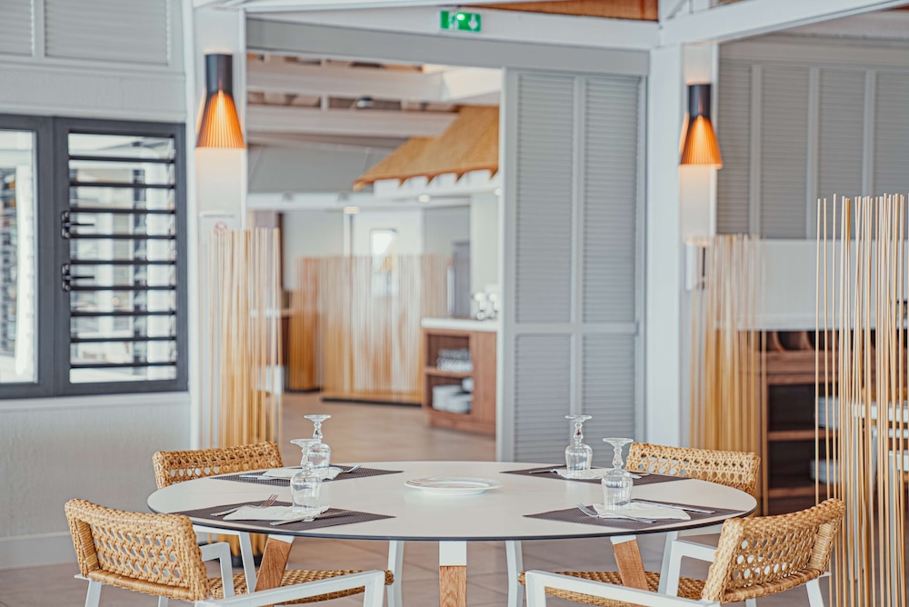 DoubleTree by Hilton Noumea Ilot Maitre Resort 44/64