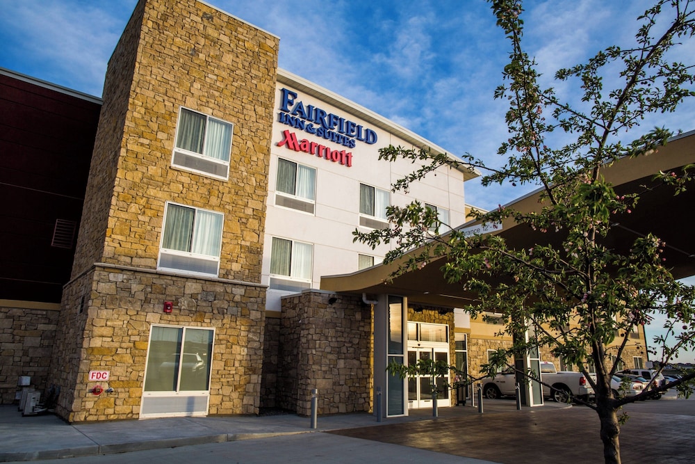 Fairfield Inn And Suites By Marriott Lincoln Southeast 60/64