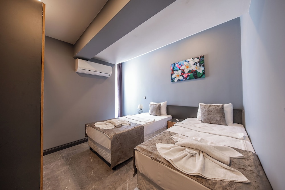 Mrt Suites Lara 12/50