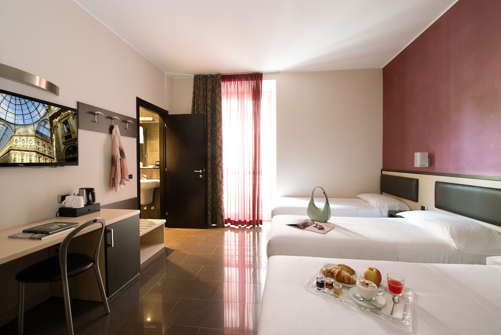 ROOM, TRIPLE