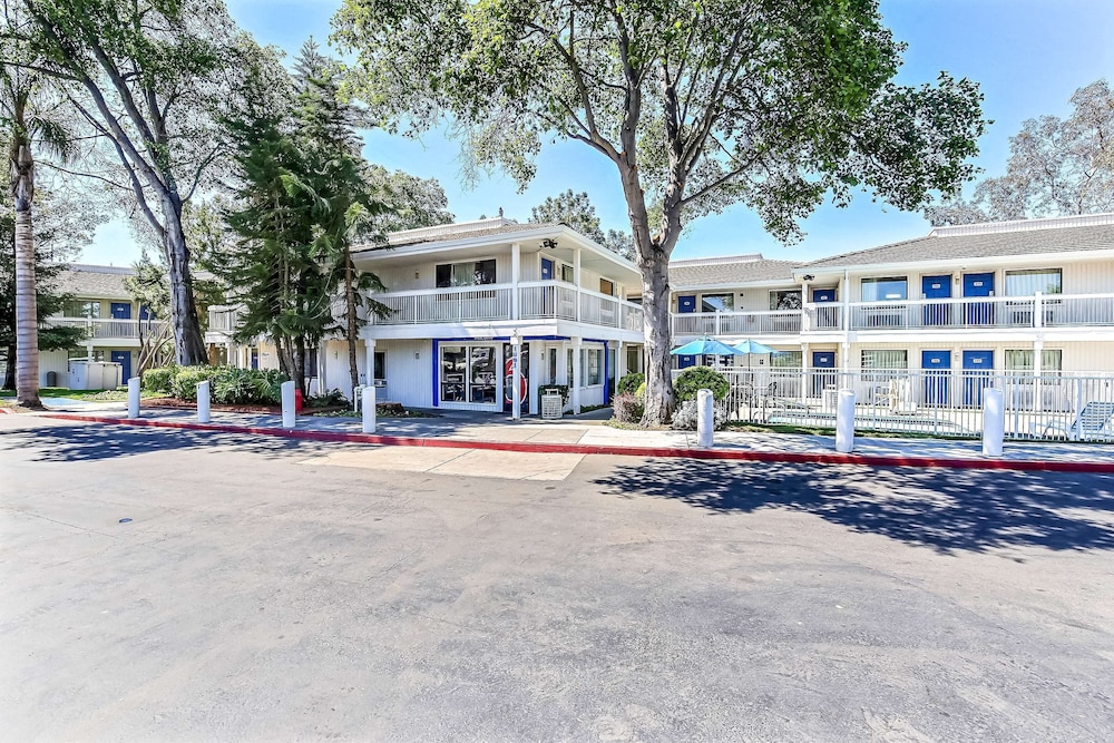 Motel6 Oakland, CA - Embarcadero 33/48