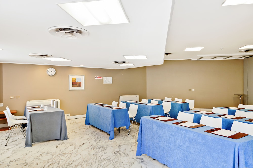 Italiana Hotels Florence 70/71