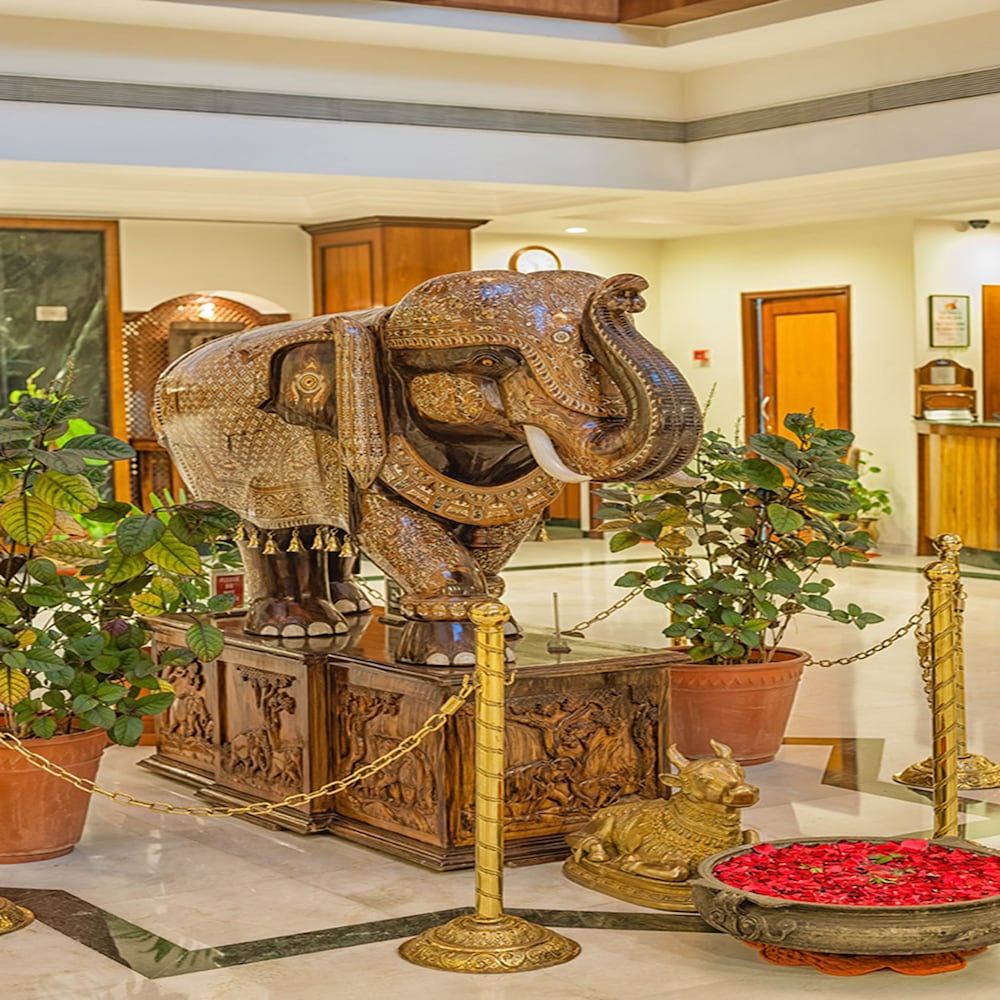 Renest Shraddha Inn Shirdi (ex Shraddha Sarovar Portico) 10/41