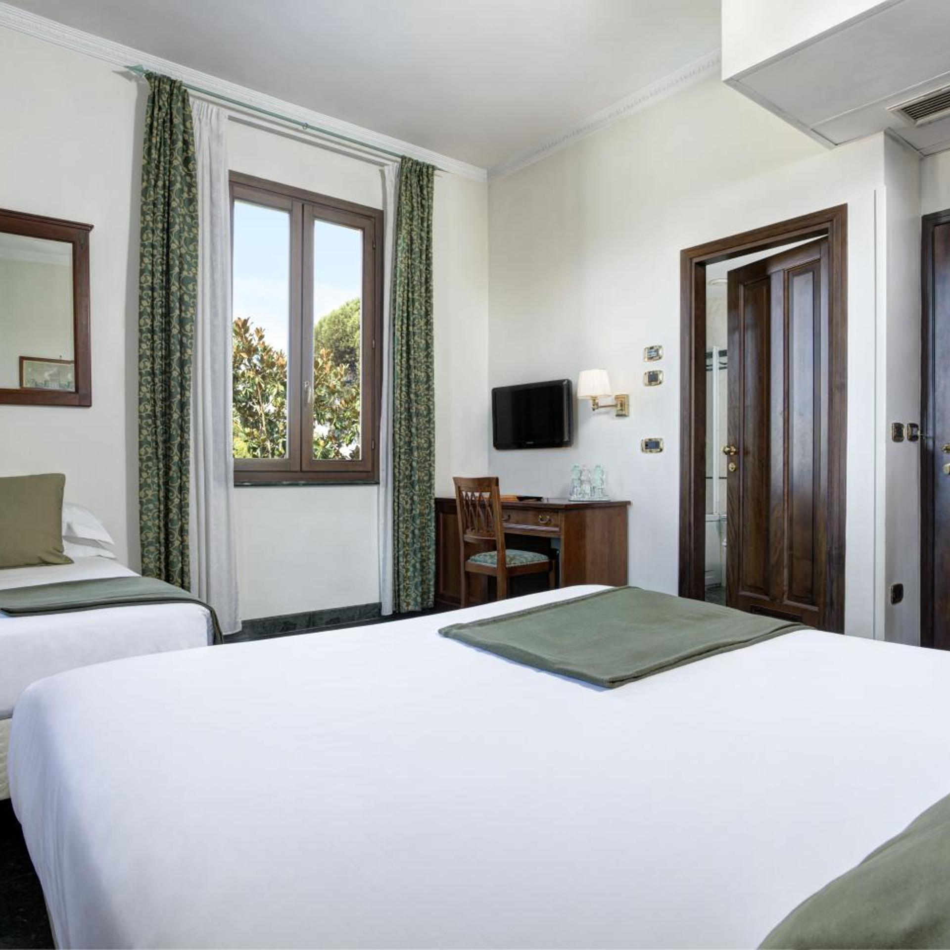 Room, Triple