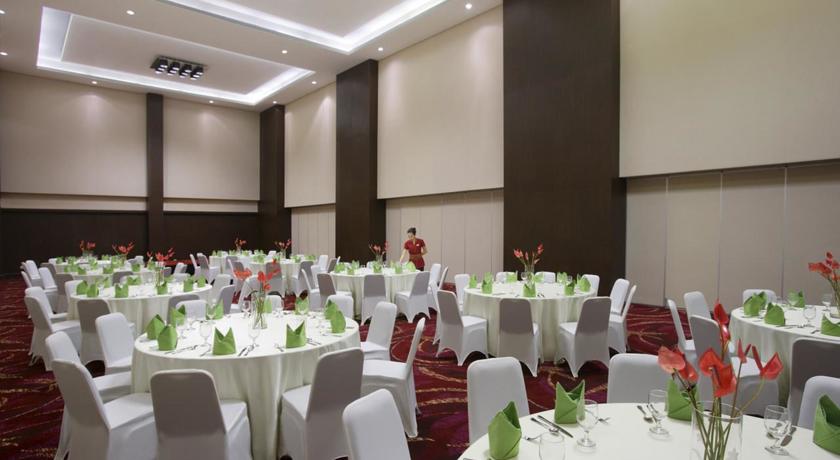 Hotel Santika Palu 29/36
