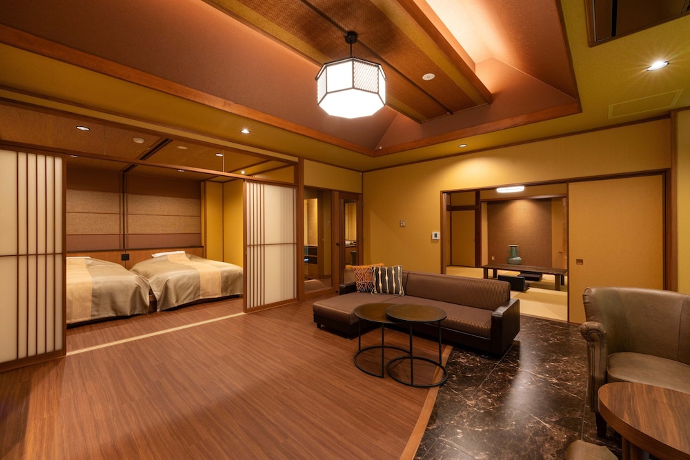 DELUXE, SUITE