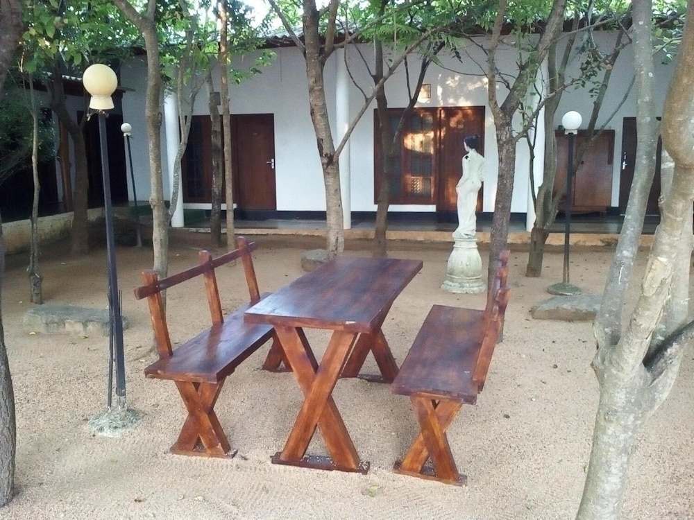 Alikele Hotel Sigiriya 14/40