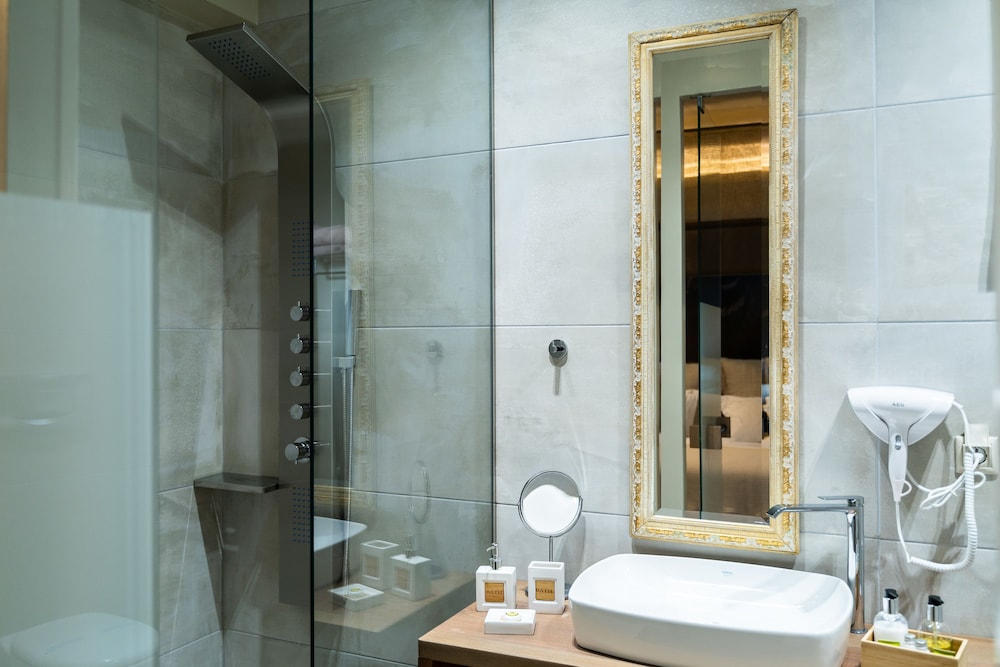 Mikelina Boutique Hotel 66/67