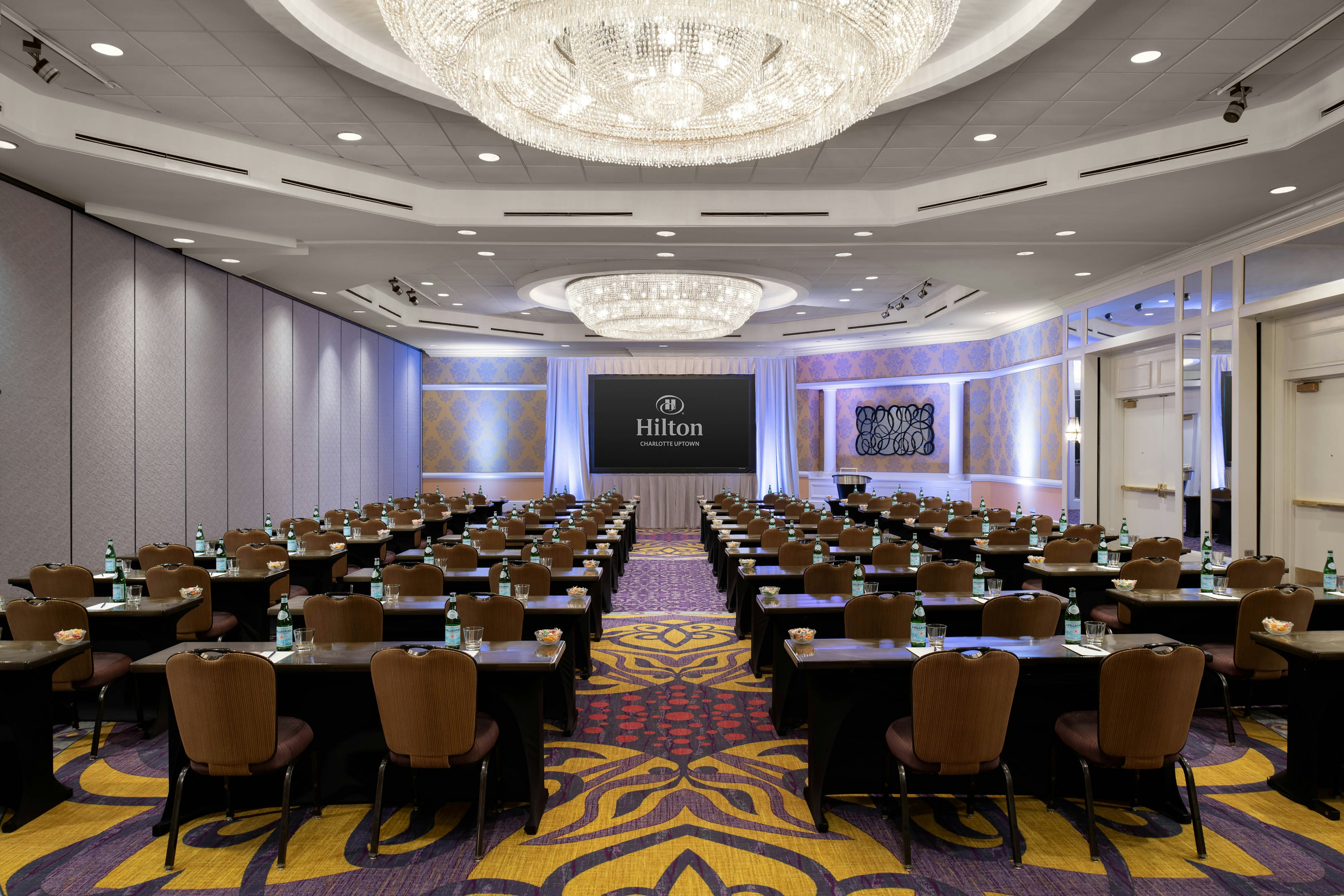 Hilton Charlotte Uptown (ex Hilton Charlotte Center City) 68/82