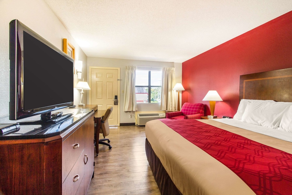 Econo Lodge Athens I-75 15/38