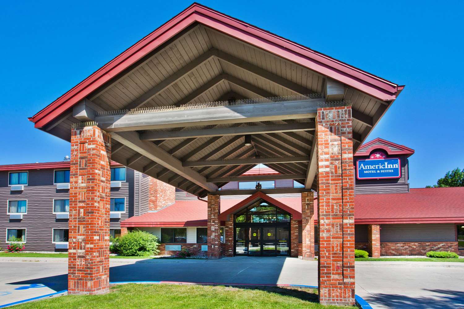 AmericInn by Wyndham Grand Forks 1/46