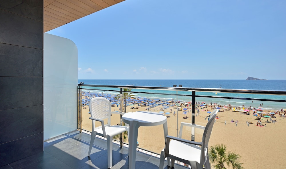 Innside Costablanca Adults Only 33/67