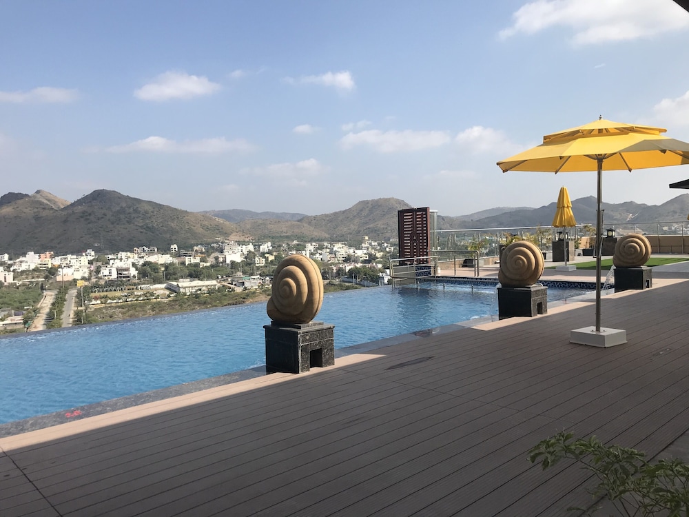 Howard Johnson by Wyndham Udaipur Roop Nagar 28/33