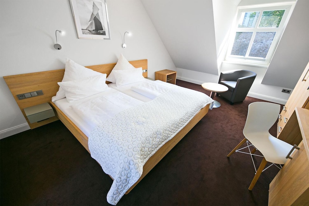 Schloss Hotel Burgbrohl 11/45
