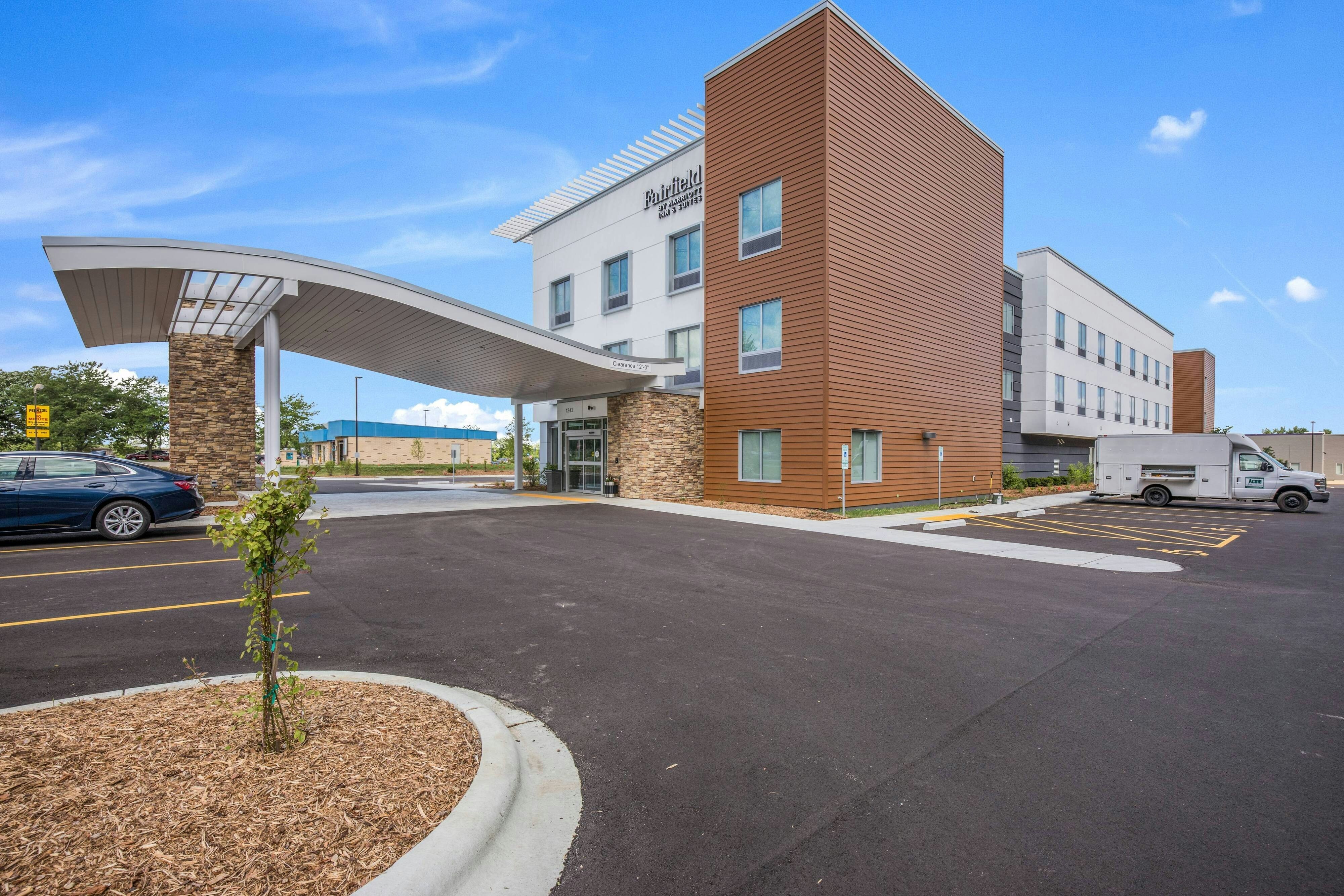 Fairfield Inn & Suites by Marriott Whitewater 36/38
