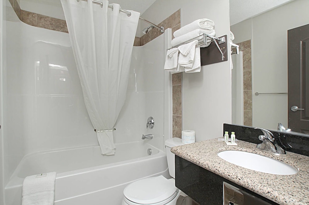 Travelodge By Wyndham Wetaskiwin 13/27