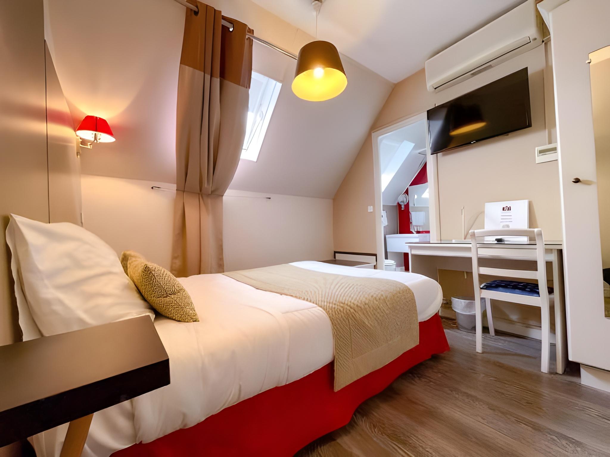 Semi Room, Standard, Single, Semi Double Bed