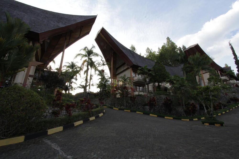 Sahid Toraja 34/35
