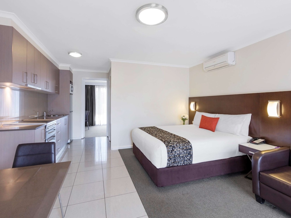 Mercure Wagga Wagga 11/50