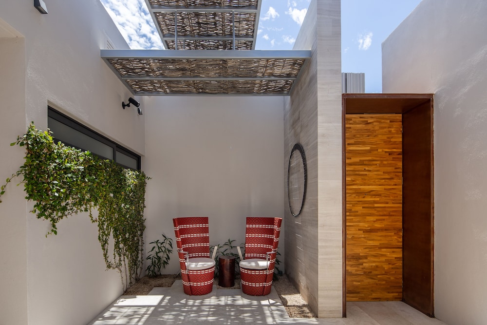 The Club at Solaz Luxury Villas 7/70