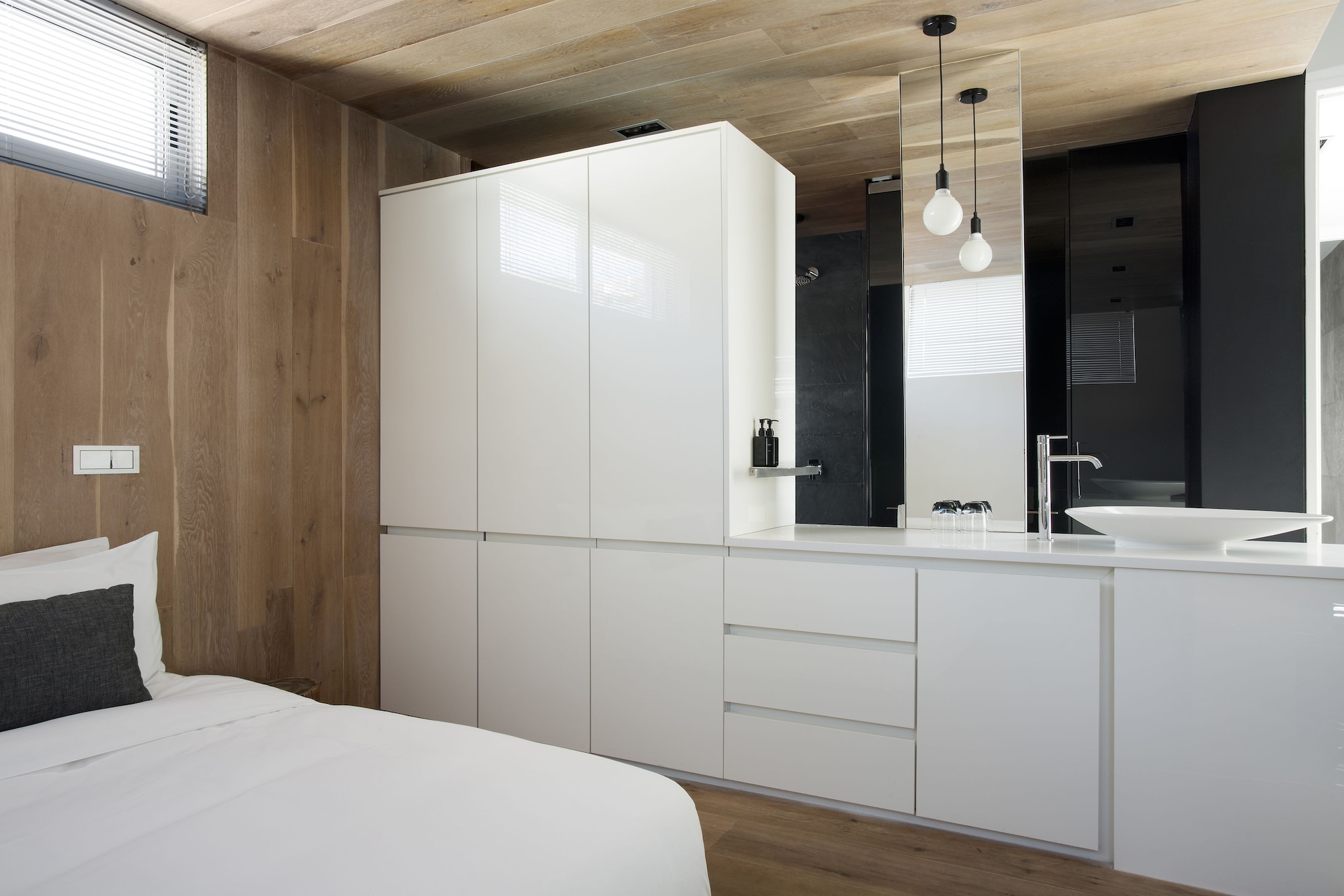 Mountain, King Bed، Pod Camps Bay 3/5