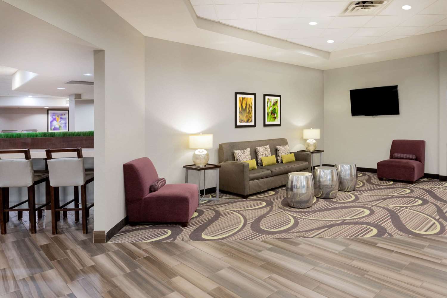 La Quinta Inn & Suites by Wyndham Minneapolis Bloomington W 31/52