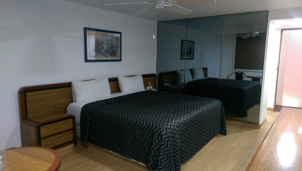 Hotel San Lucas 19/66