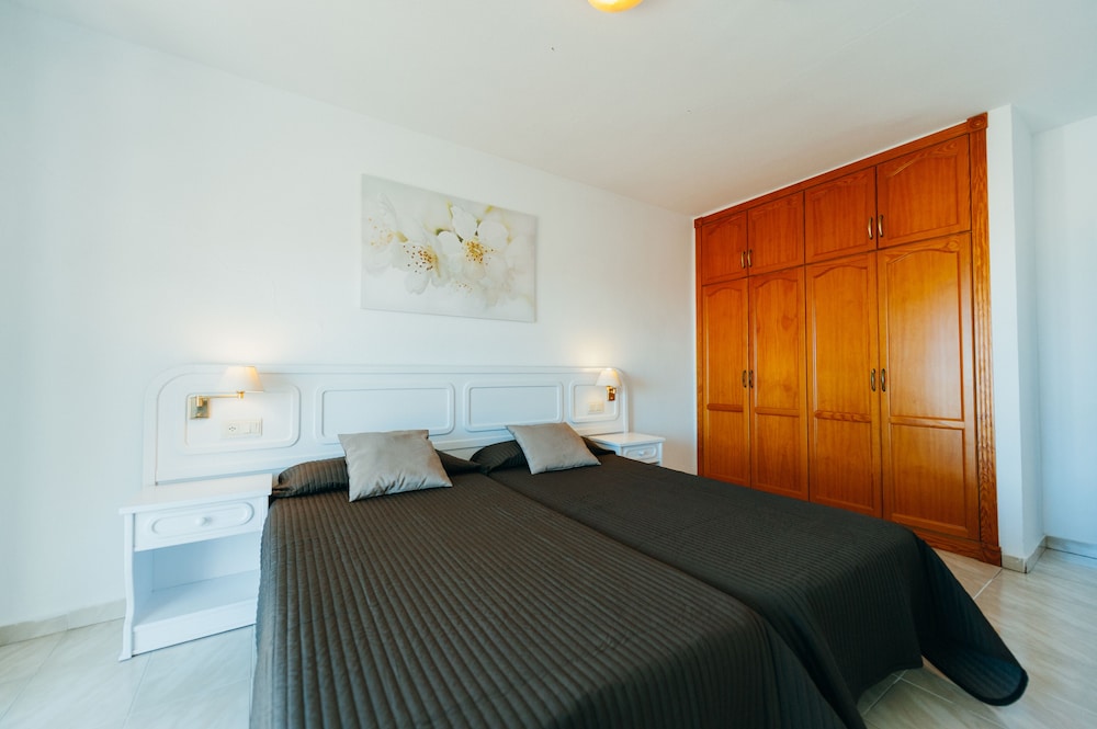 2 BEDROOMS, APARTMENT