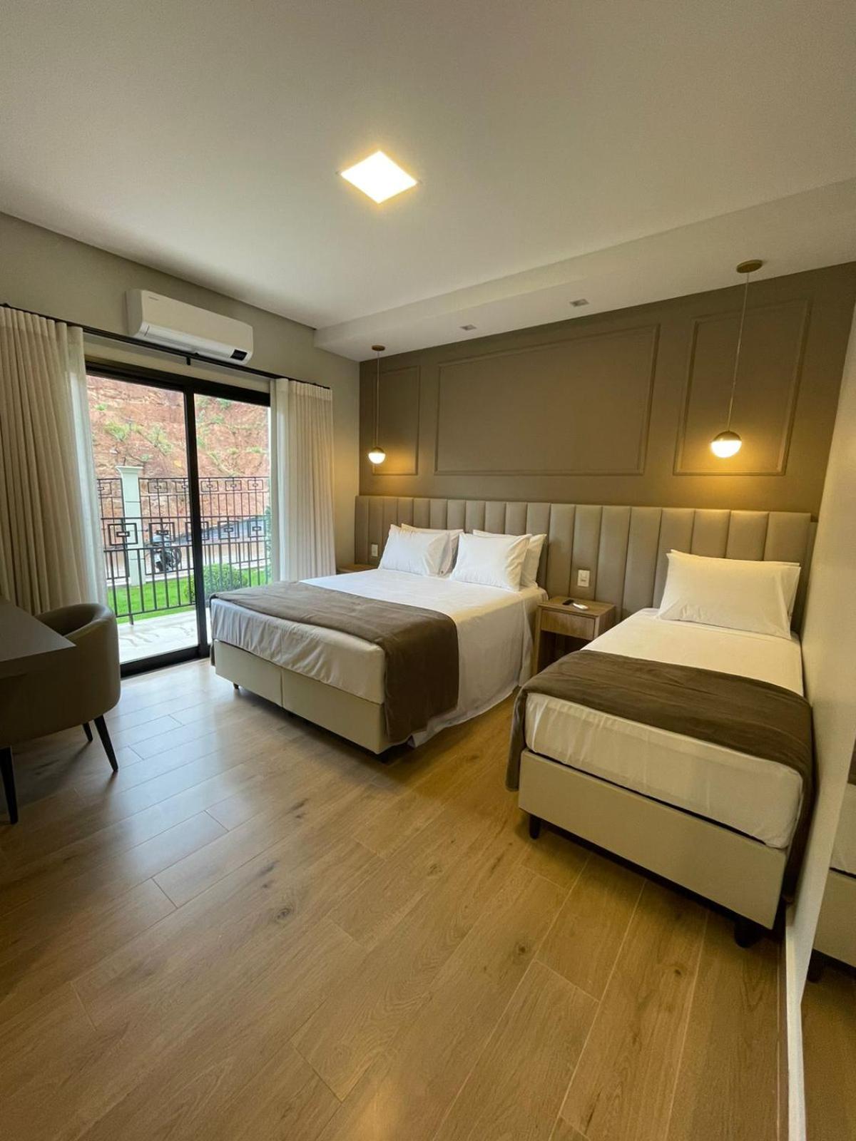 Deluxe, Suite