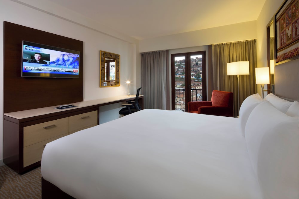1 King Bed Scenic View