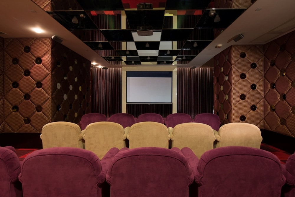 Kowloon Harbourfront Hotel 37/48