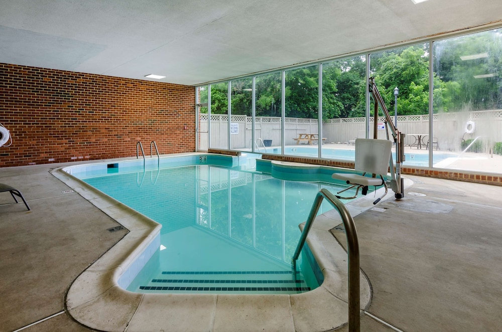 Best Western Plus Inn at Hunt Ridge 2/36