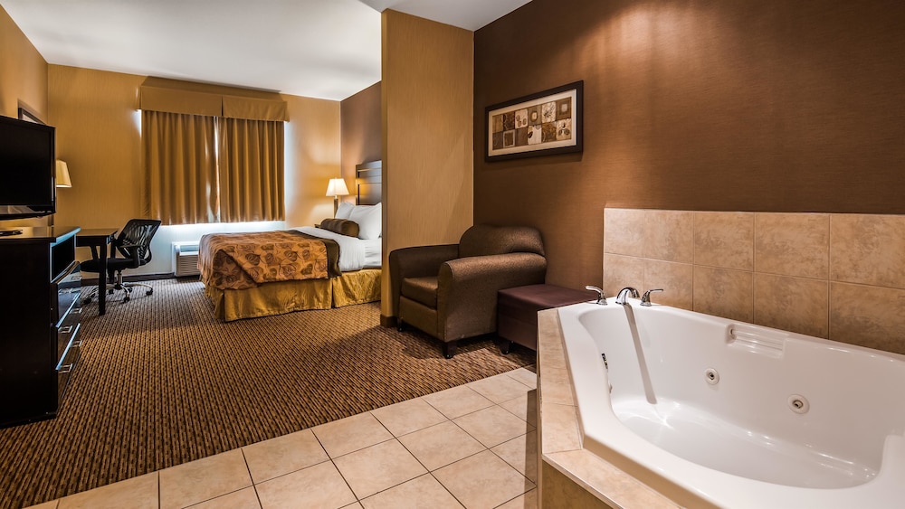 Best Western Estevan Inn & Suites 10/25