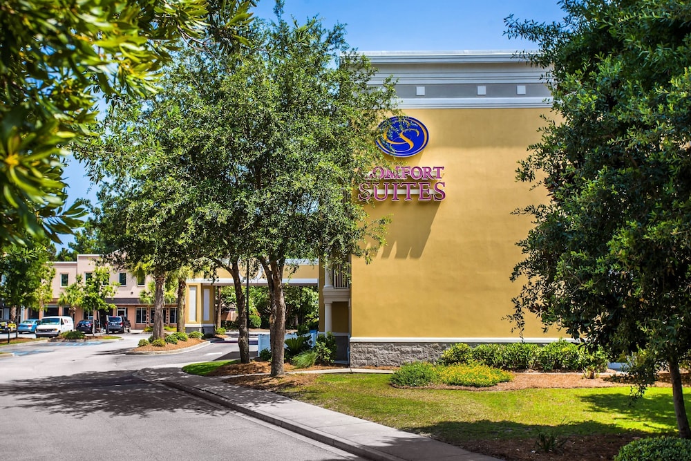 Comfort Suites At Isle Of Palms Connector 10/48