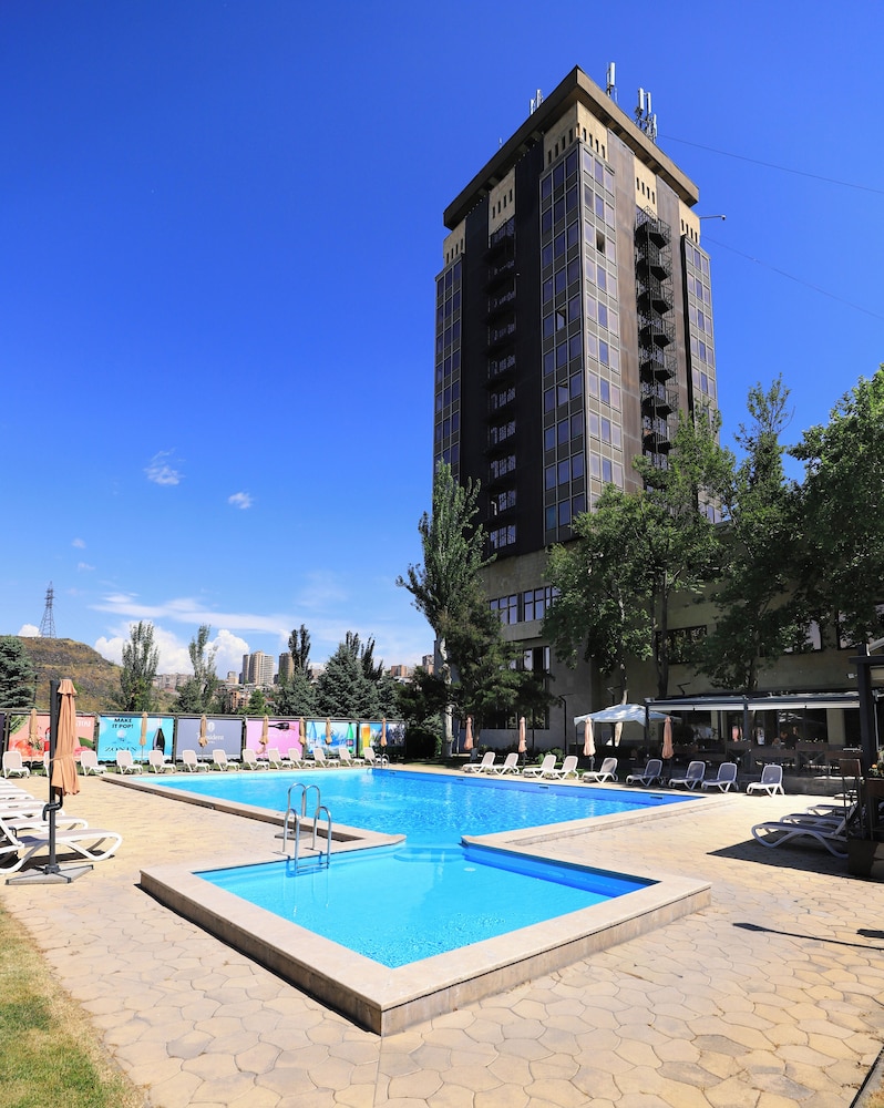 President Hotel 47/55