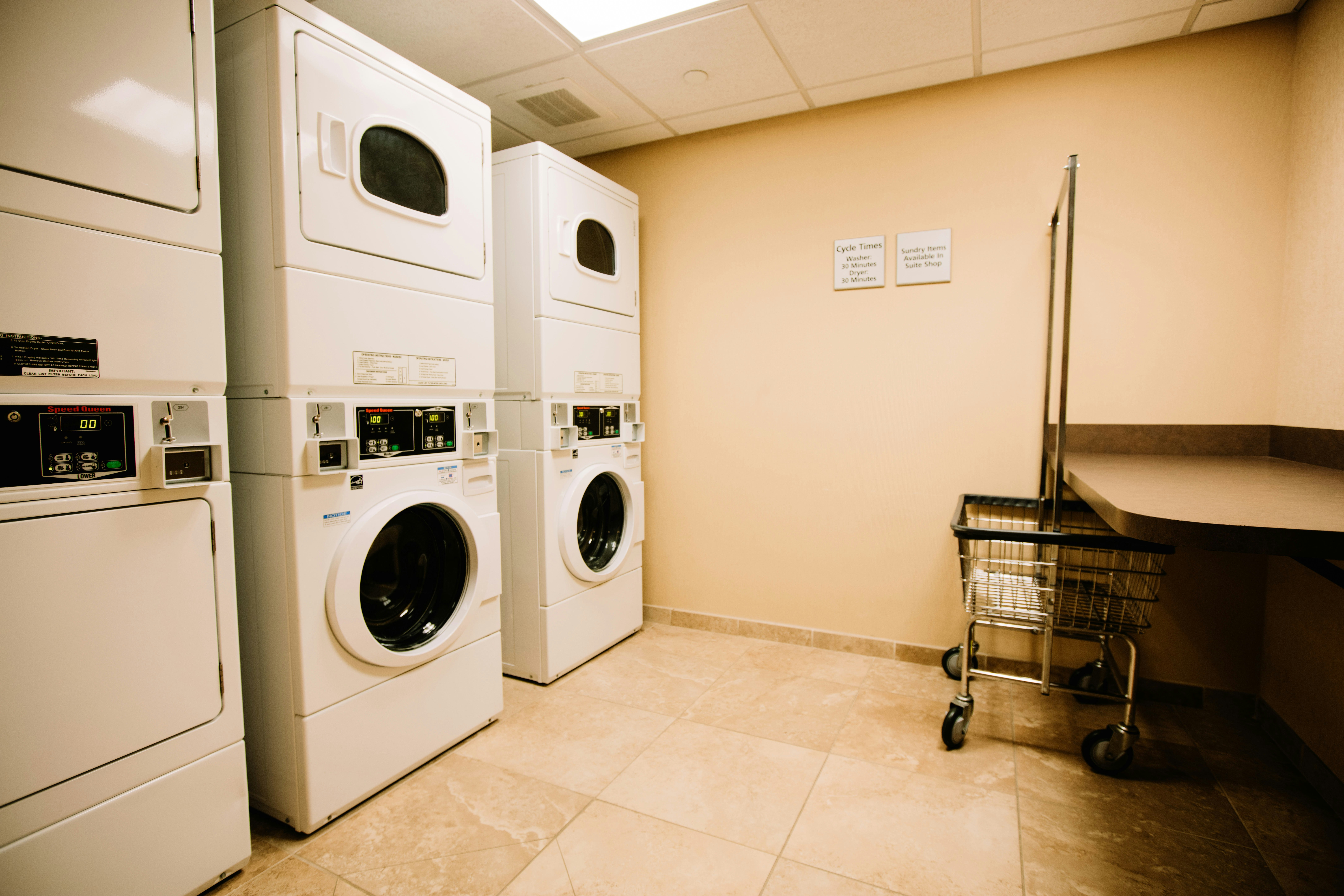 Hampton Inn & Suites Minot Airport 7/17