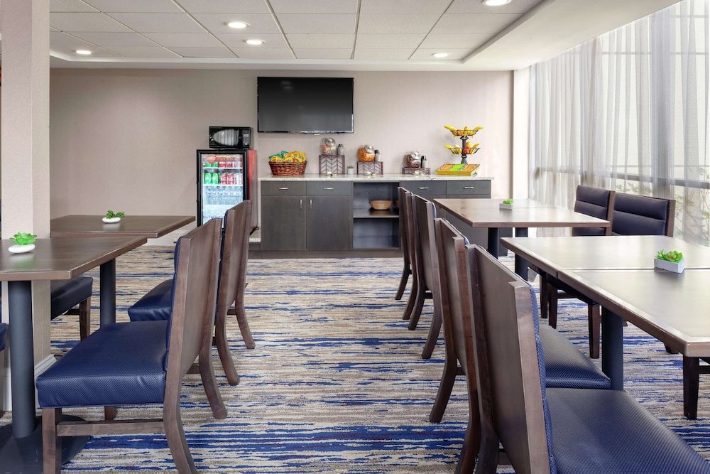 Doubletree By Hilton Hotel And Executive Meeting Center Palm Beach Gardens 51/56