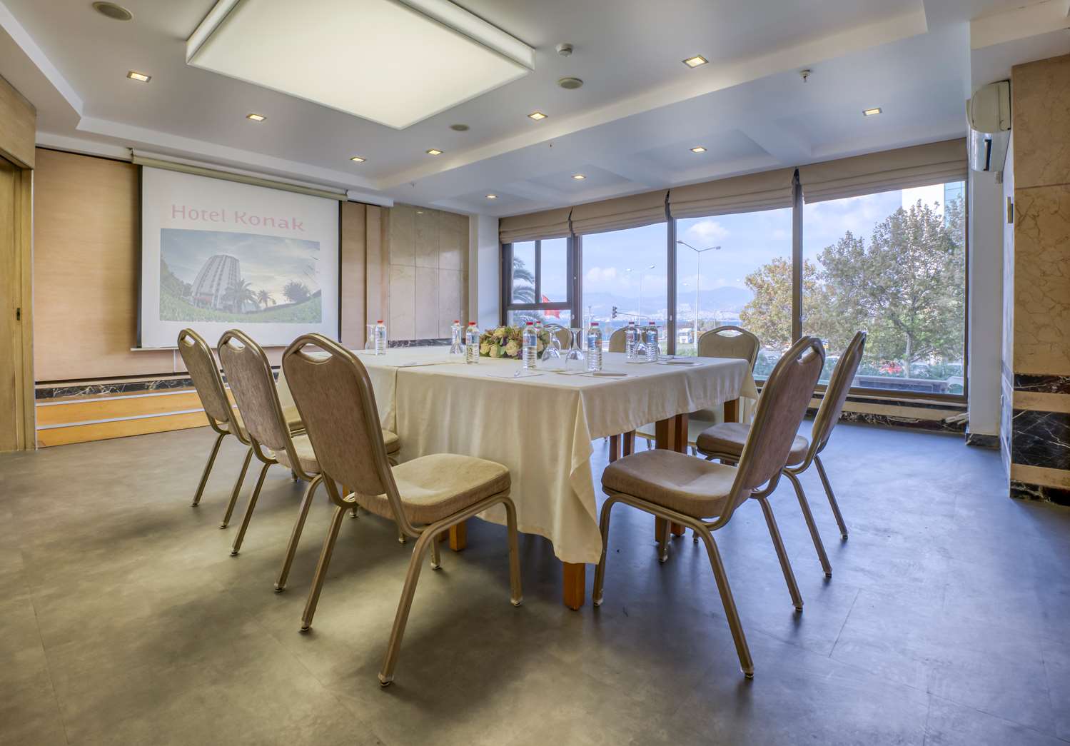 Plus Hotel Konak 6/13