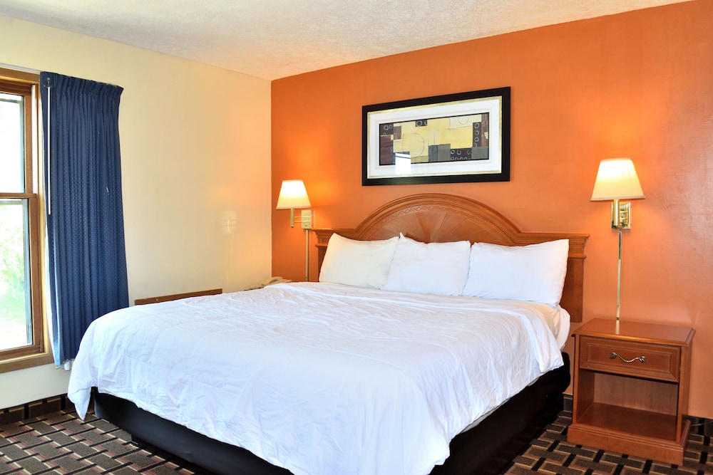 Great Lakes Inn and Suites 16/45