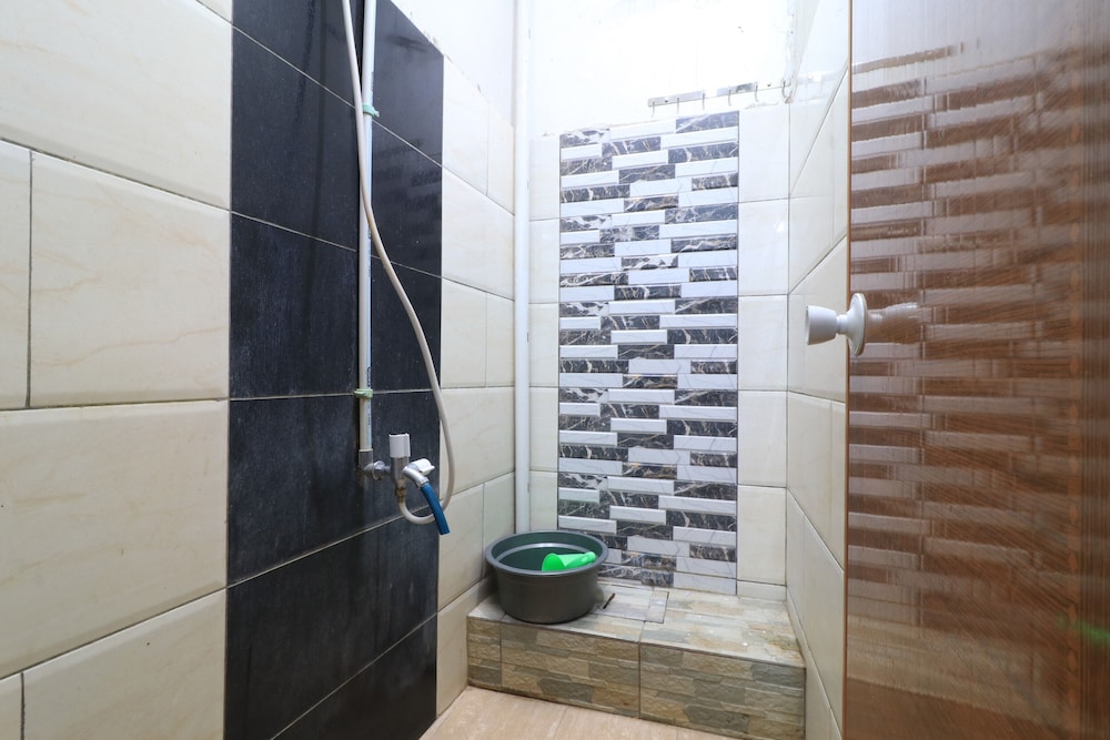 Eiffel Residence Batu Tulis 37 - Female Only 20/21