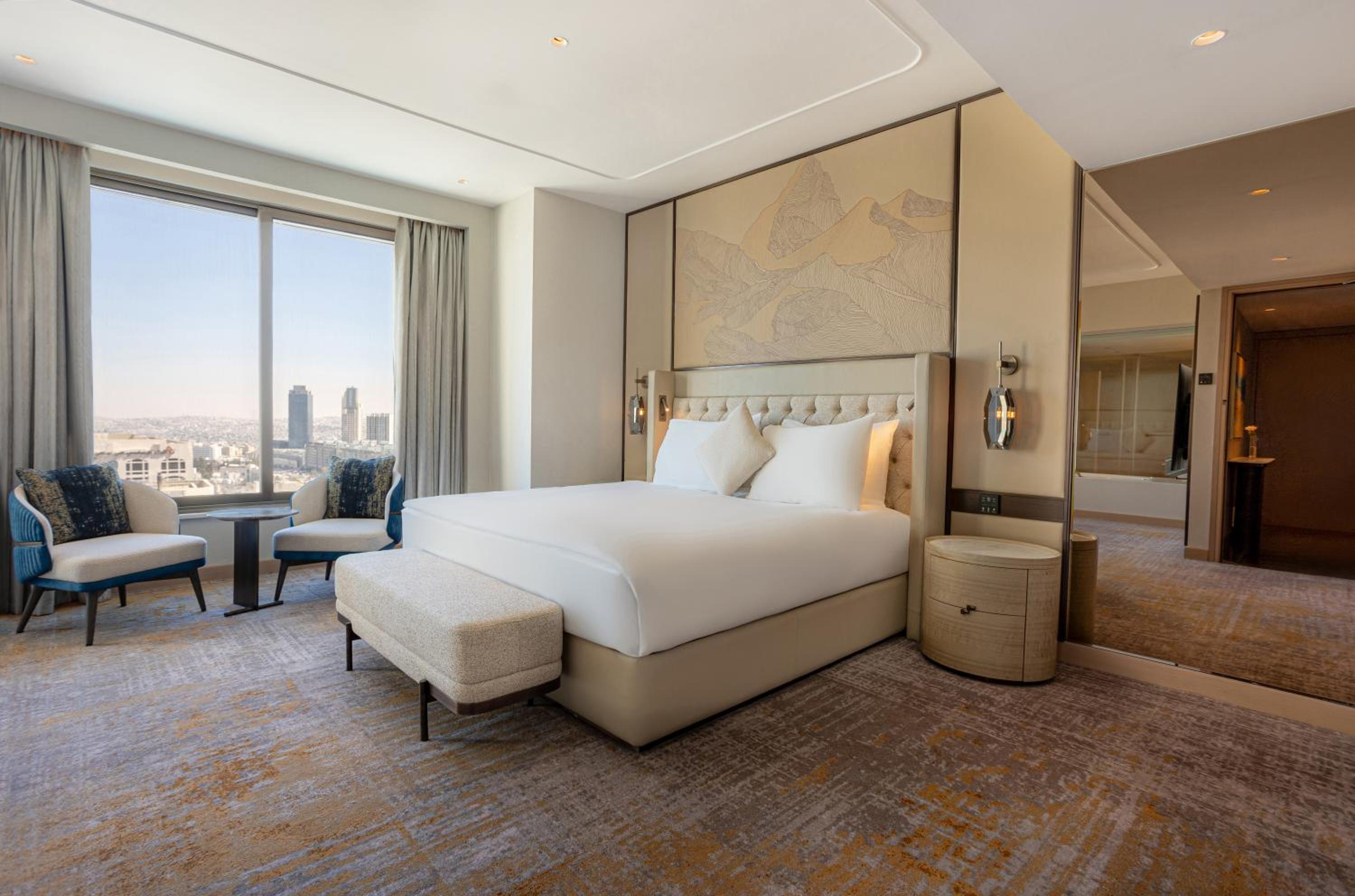 Ambassador, Club Signature, Suite, King Bed