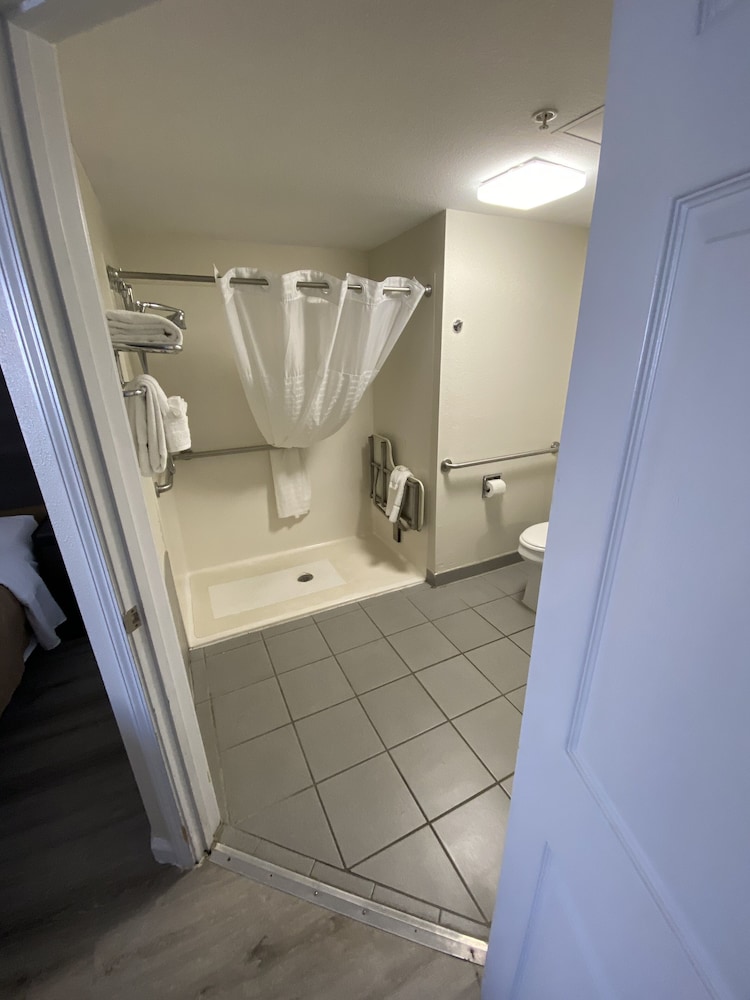 Quality Inn Branson Hwy 76 Central 29/53