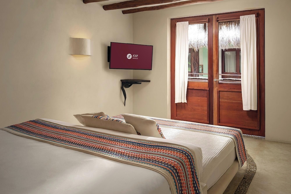 Hotel El Pueblito 12/50