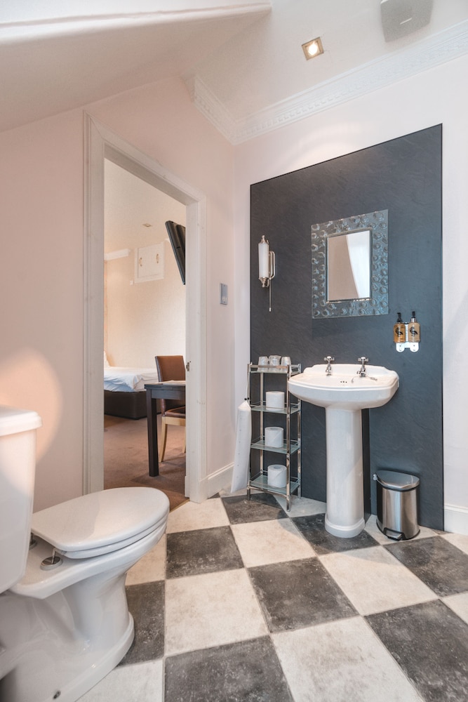 غرفة ثلاثية، Hotel Ceilidh-Donia - Townhouse Hotel 2/2