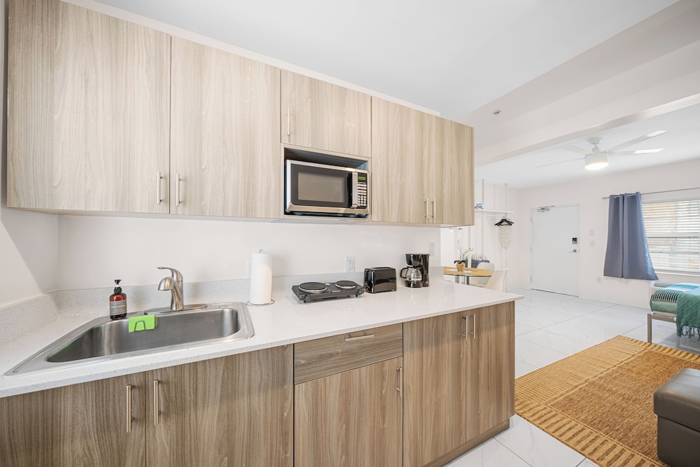 Samantha Apartments by Lowkl 14/46